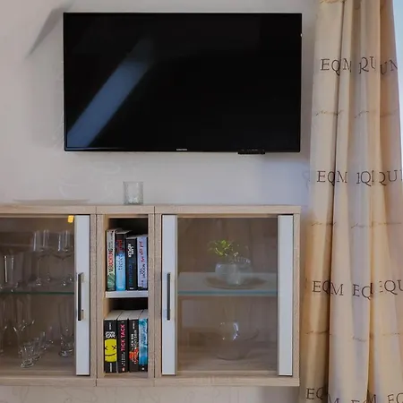 Haus Hoch Am Wind 8 Бюзум